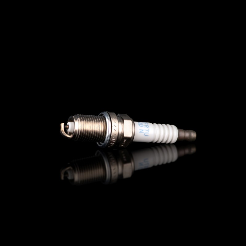 Свеча зажигания IFR7U 4D N Свеча зажигания IFR7U 4D N