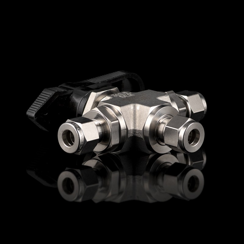 Шаровой кран 102й серии SS316, трехходовой NPT 1/2" внутр. - NPT 1/2" внутр., 414 Бар, VHB3-B3-F-8N