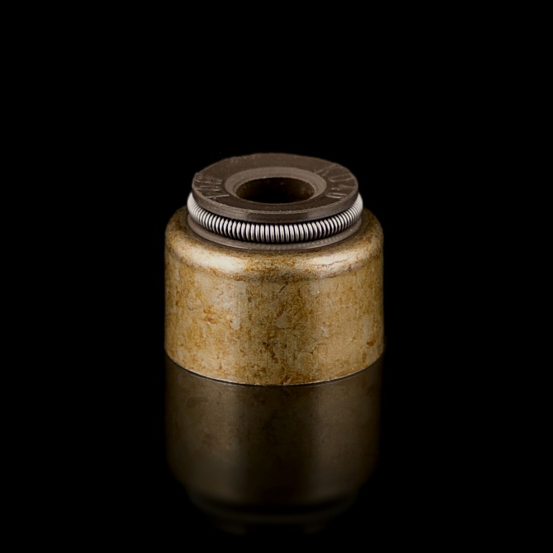 Колпачок маслосъёмный YC6L280N-52 LND00-1003105