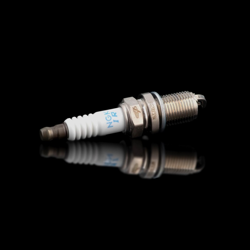 Свеча зажигания  